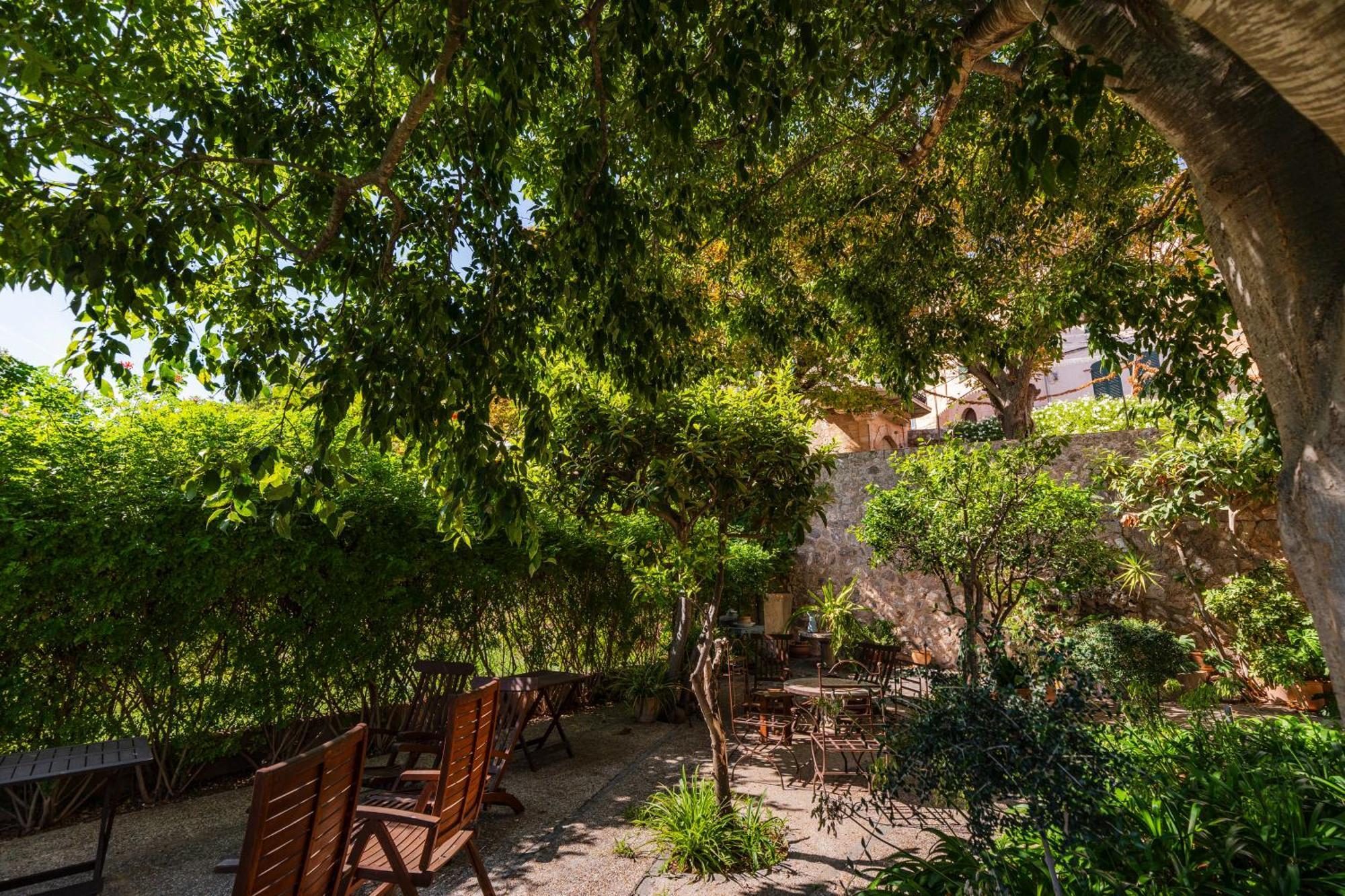 Es Petit Hotel De Valldemossa Bagian luar foto